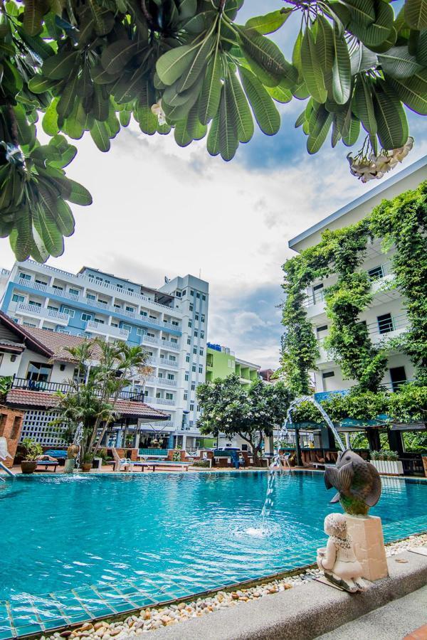 Sutus Court 7 Hotel Pattaya Exterior photo