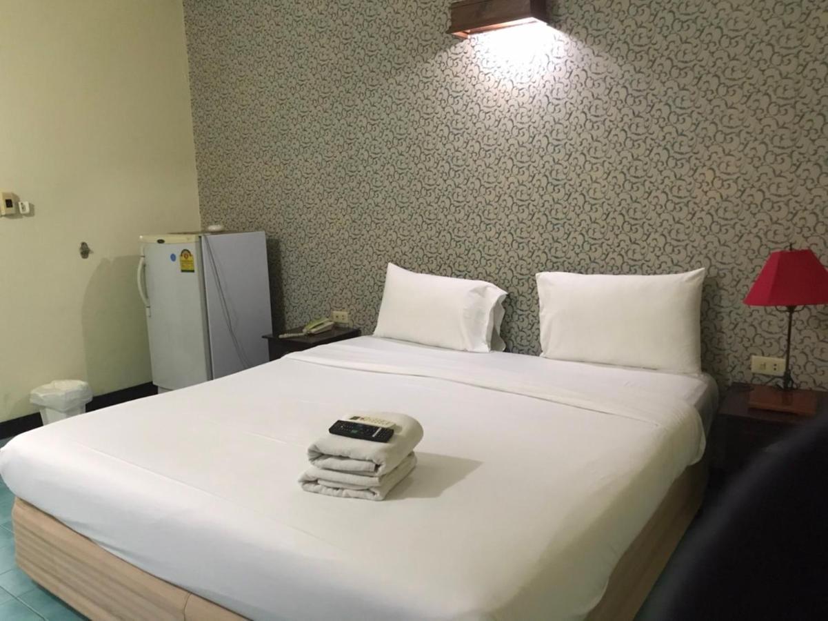 Sutus Court 7 Hotel Pattaya Exterior photo