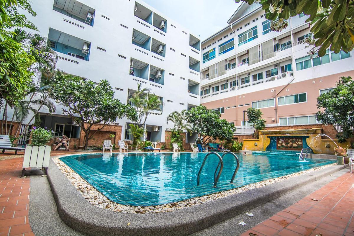 Sutus Court 7 Hotel Pattaya Exterior photo