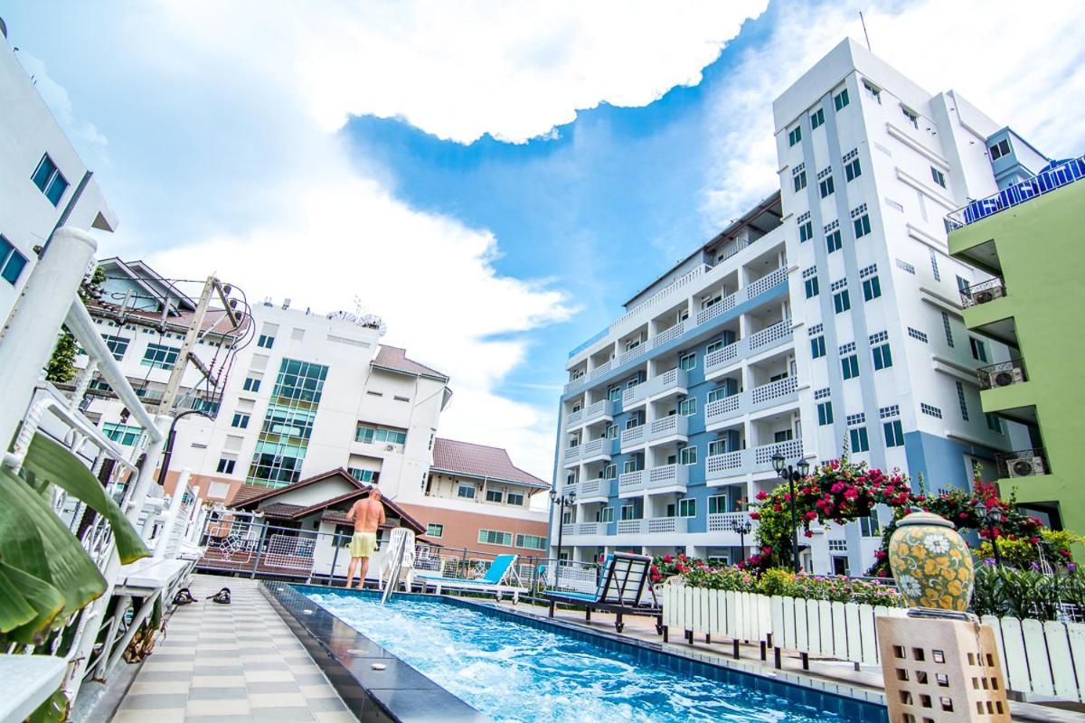 Sutus Court 7 Hotel Pattaya Exterior photo